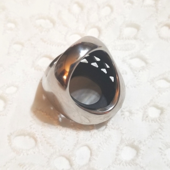 𝅺VTG Mother of Pearl Marcasite Statement Ring - Picture 6 of 7